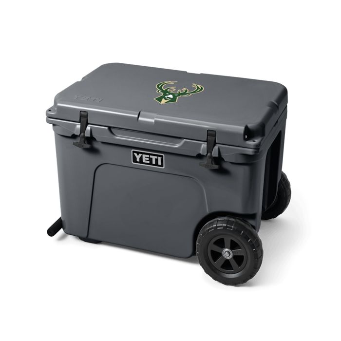 Термобокс YETI Milwaukee Bucks Tundra Haul Wheeled Cooler