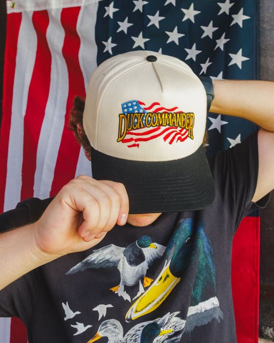 Головной убор Duck Commander Flag Hat