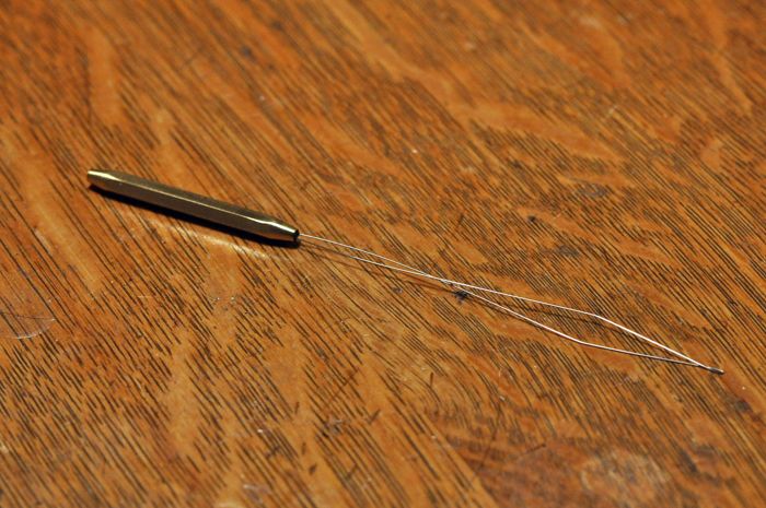 Инструмент для вязания мушек Dr. Slick Stainless Steel Bobbin Threader